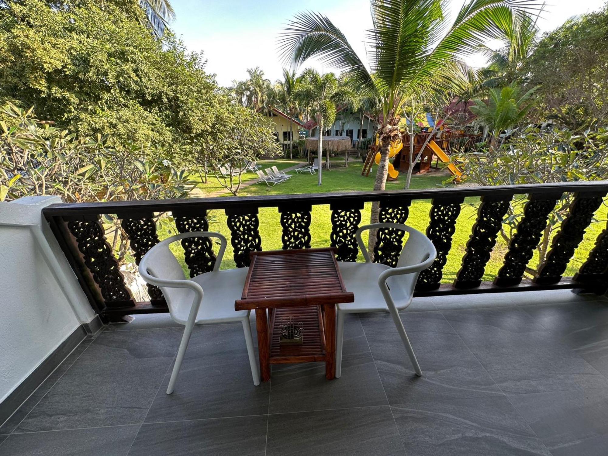 סאם רוי יוט Dolphin Bay Beach Resort מראה חיצוני תמונה